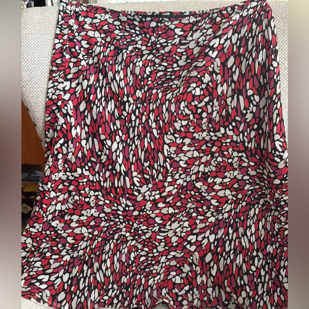 Stylish Red, Black & Gray Patterned Skirt
